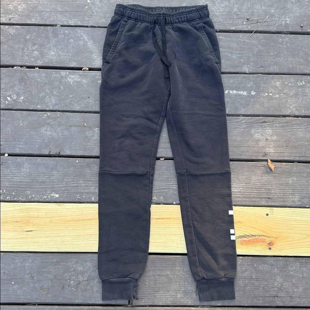 Adidas Women’s Black Sweatpants size XS (4-6)